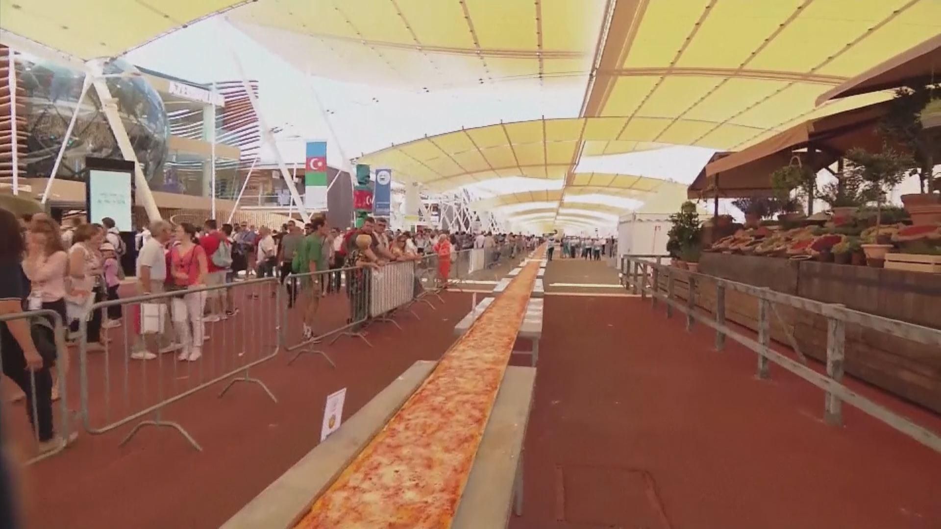 Итальянцы лакомились 160-метровой пиццей