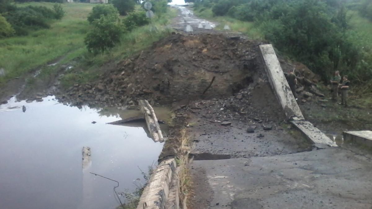 Из-за взрыва моста в Луганщинской области в село невозможно доставить продукты