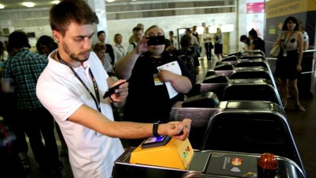 Новые изменения в киевском метро — оплата с помощью смартфона Новые изменения в киевском метро — оплата с помощью смартфона