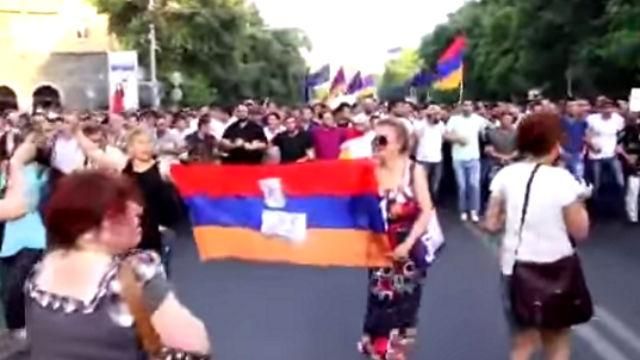 Російські ЗМІ  звинувачують США в мітингах в Єревані