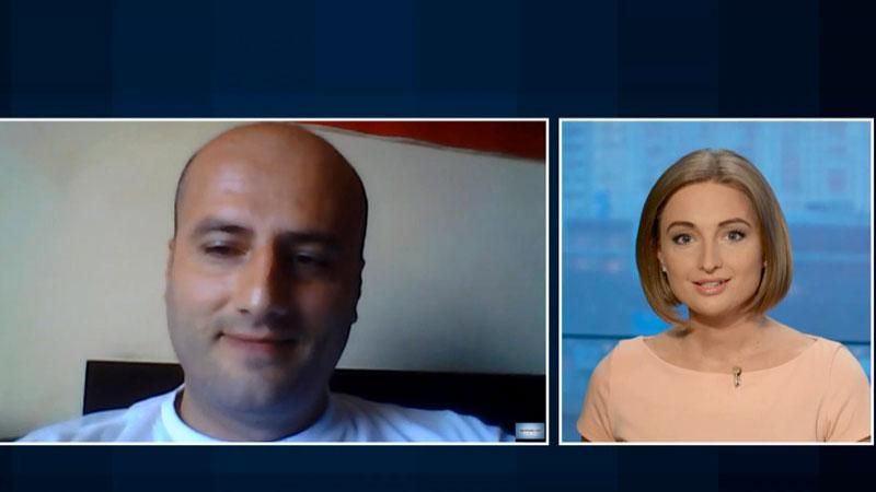 Полиция в Ереване защищает себя от митингующих колючей проволокой Полиция в Ереване защищает себя от митингующих колючей проволокой