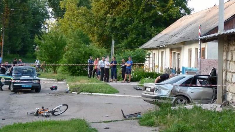 Пьяный сбил дедушку и его внука Пьяный сбил дедушку и его внука