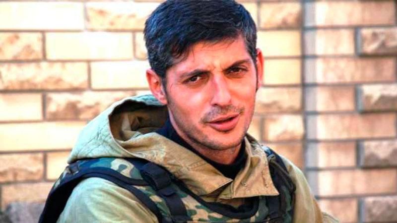 Террорист Гиви жестоко избивает своих подопечных (18+) Террорист Гиви жестоко избивает своих подопечных (18+)