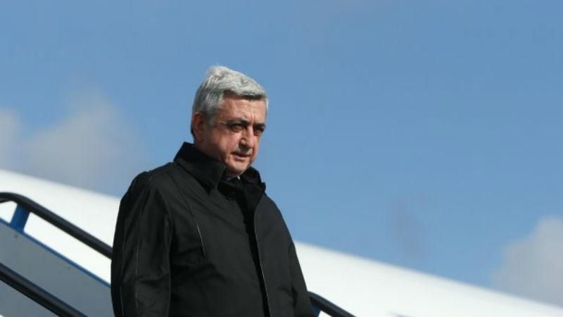 Президент Армении покидает Ереван Президент Армении покидает Ереван
