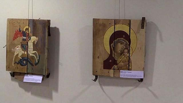 Иконы, нарисованные на ящиках из-под патронов, спасают жизни бойцам Иконы, нарисованные на ящиках из-под патронов, спасают жизни бойцам