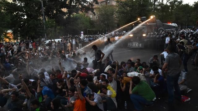 Акції протесту у Вірменії охопили 5 міст