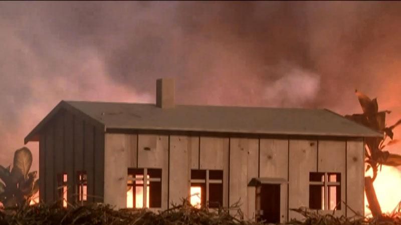 Врятований будинок посеред пекла: чому пожежа обійшла будівлю, яка мала згоріти 