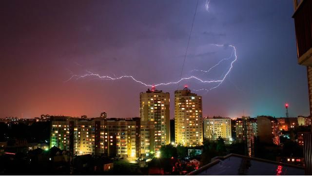 Киян попередили про потужні зливи та ураган Киян попередили про потужні зливи та ураган