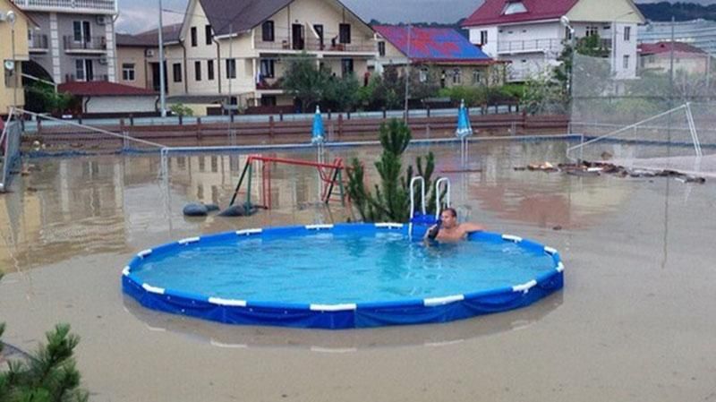 Сочі сьогодні: затоплені дороги, будинки, вокзал та аеропорт Сочі сьогодні: затоплені дороги, будинки, вокзал та аеропорт