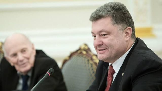 Порошенко говорит, что будет распускать местные советы, если они  "заболеют" сепаратизмом