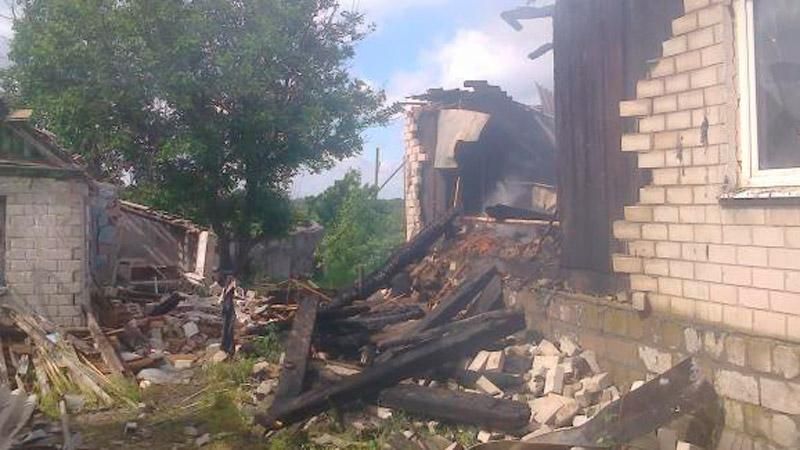 Террористы убили женщину в Луганской области Террористы убили женщину в Луганской области