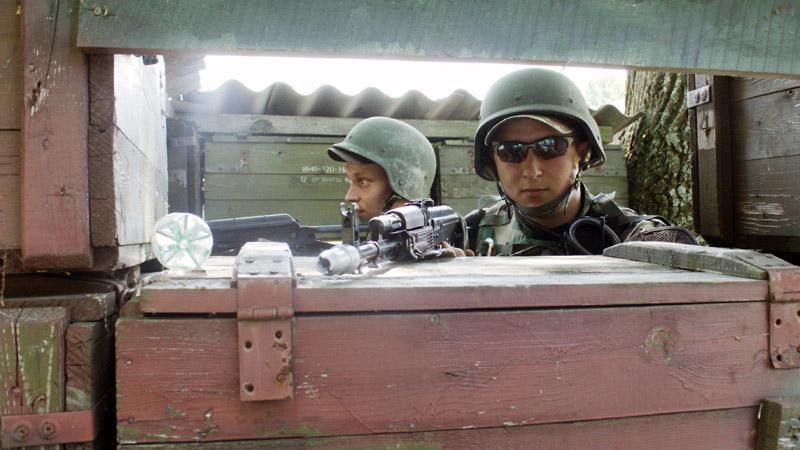 Пятеро военных получили ранения в боях на Донбассе Пятеро военных получили ранения в боях на Донбассе