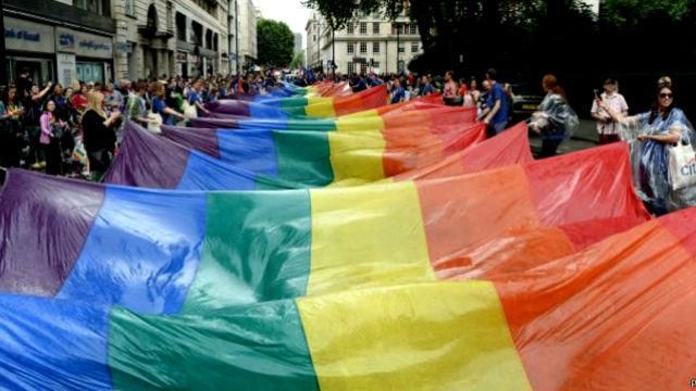 В Лондоне проходит наибольший гей-парад в Европе В Лондоне проходит наибольший гей-парад в Европе