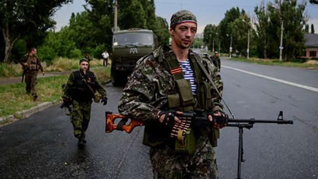 В Донецке похищают людей и отправляют их на работы в аэропорт В Донецке похищают людей и отправляют их на работы в аэропорт