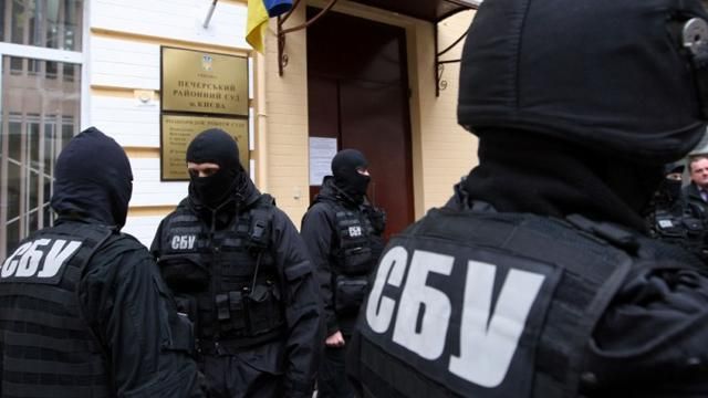 СБУ затримала терористів, які підривали машини правоохоронців і військових СБУ затримала терористів, які підривали машини правоохоронців і військових