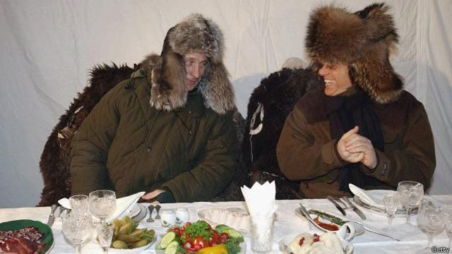 Путин провел выходные с Берлускони Путин провел выходные с Берлускони