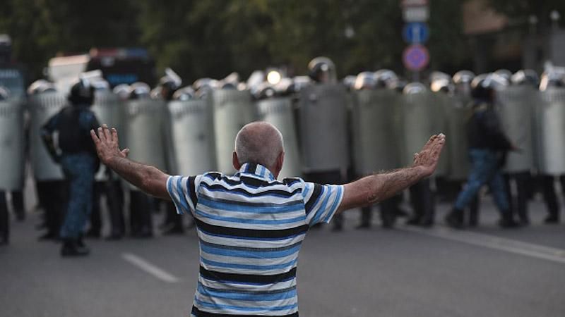 На вірменському "Майдані" після сутички затримали активіста