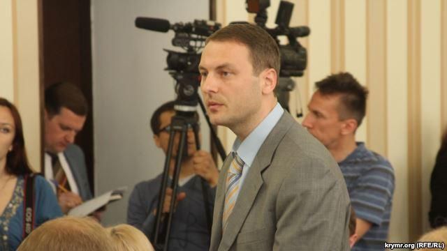 В Крыму ФСБ задержала своего нелегитимного министра В Крыму ФСБ задержала своего нелегитимного министра