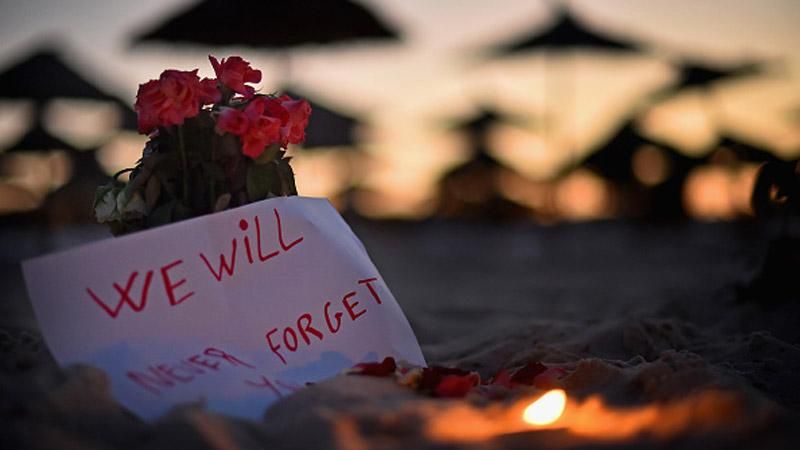 Украинка, которая пережила кровавый теракт в Тунисе, вернулась домой Украинка, которая пережила кровавый теракт в Тунисе, вернулась домой