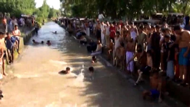 У Пакистані порушують ісламські традиції через аномальну спеку У Пакистані порушують ісламські традиції через аномальну спеку