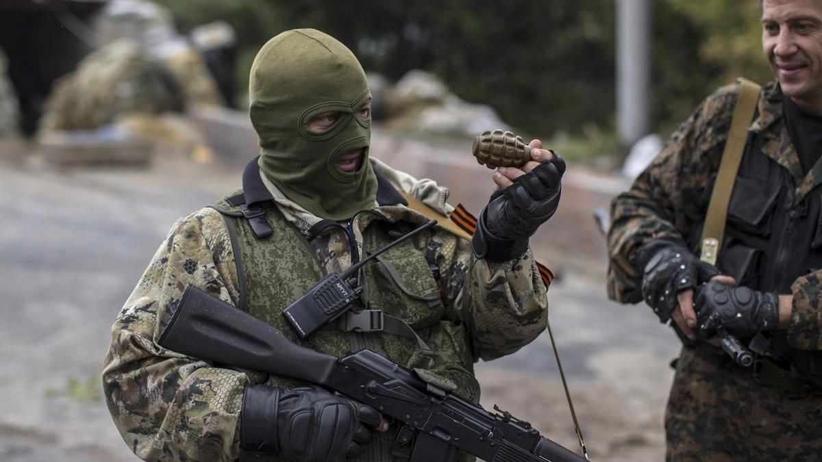 Виборів на Донбасі не буде, поки вулицями ходять мавпи з гранатами, — Жебрівський Виборів на Донбасі не буде, поки вулицями ходять мавпи з гранатами, — Жебрівський