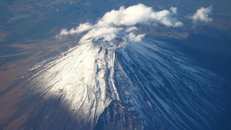Вблизи Токио эвакуируют людей из-за вулкана Вблизи Токио эвакуируют людей из-за вулкана