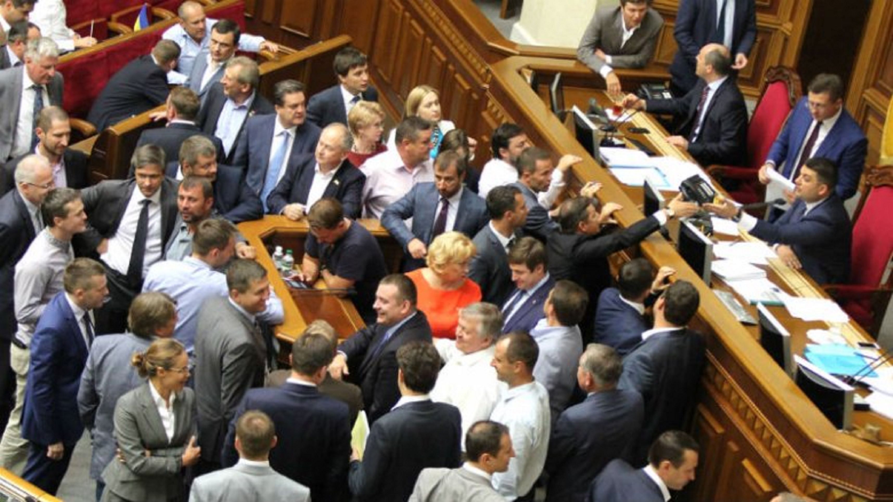 Плідний день у Верховній Раді: АТО, гроші та депутатські пристрасті Плідний день у Верховній Раді: АТО, гроші та депутатські пристрасті