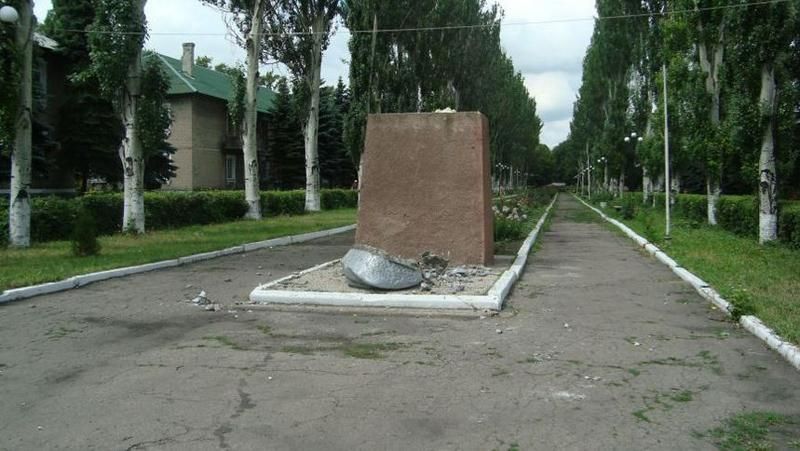 С еще одним монументом Ленину расправились в Донецкой области