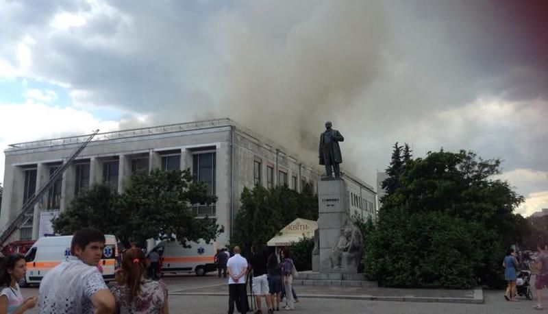 В Черкассах горит театр