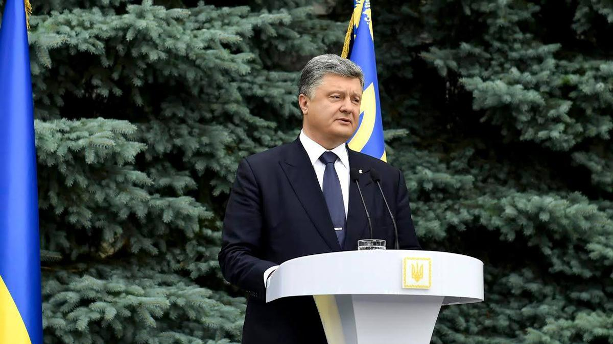 Порошенко объяснил, почему усложнили пересечение линии разграничения