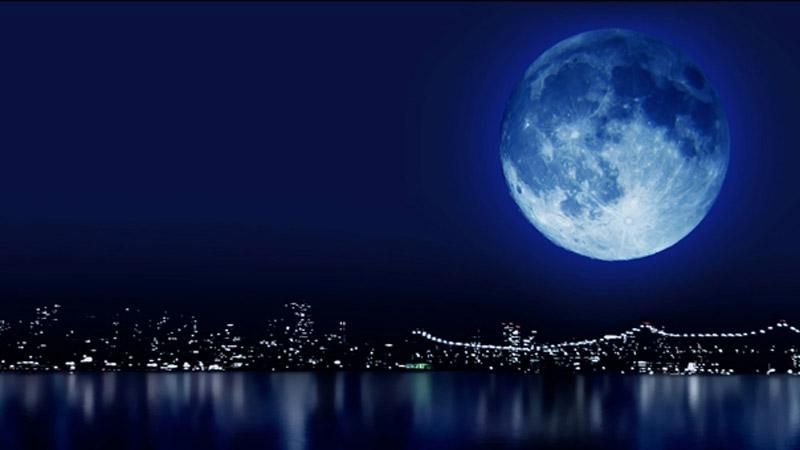Українці побачать блакитний місяць Українці побачать блакитний місяць