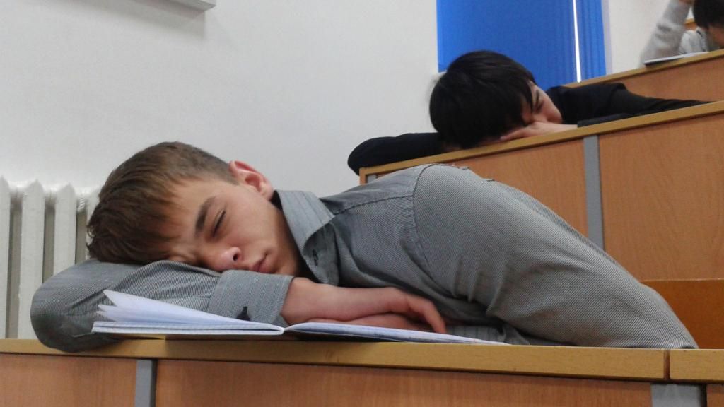 Російських студентів хочуть навчити протистояти "кольоровим революціям" Російських студентів хочуть навчити протистояти "кольоровим революціям"