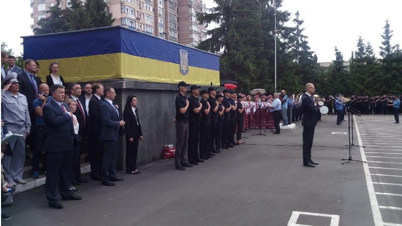 Українська поліцейська академія випустила перших курсантів 
