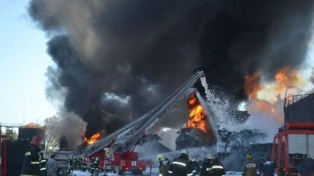 Страшна пожежа на нафтобазі продовжує вбивати: помер працівник "БРСМ"