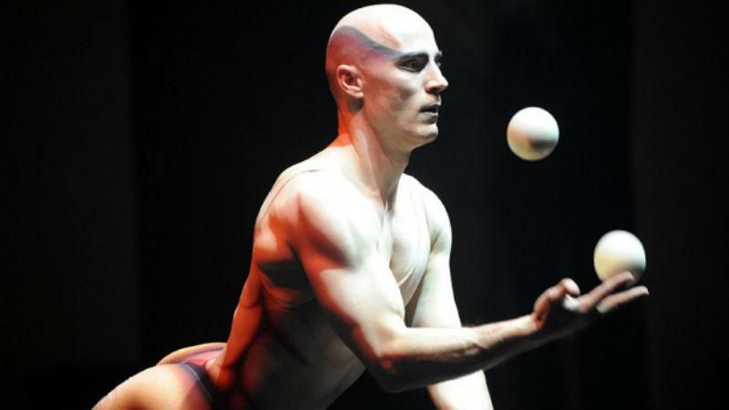 Легендарний український жонглер в свої 46 не припиняє дивувати світ