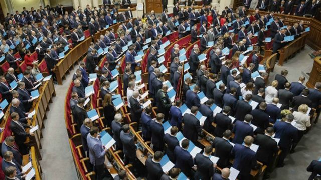 Закон про реструктуризацію кредитів в іноземній валюті — реакція політиків у соцмережах Закон про реструктуризацію кредитів в іноземній валюті — реакція політиків у соцмережах