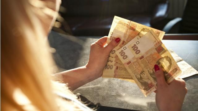 Експерт назвав інший спосіб вирішення проблеми валютних кредитів Експерт назвав інший спосіб вирішення проблеми валютних кредитів