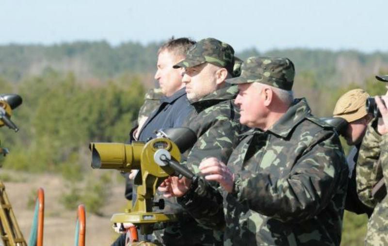 Турчинов запевняє – зведення оборонних рубежів завершується Турчинов запевняє – зведення оборонних рубежів завершується