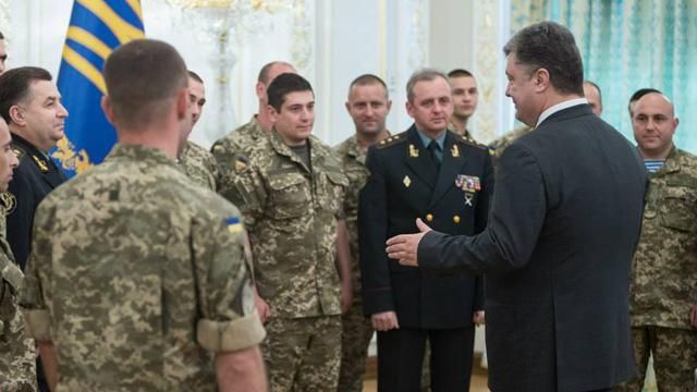 Порошенко: Рік тому було поховано "Новоросію" Порошенко: Рік тому було поховано "Новоросію"