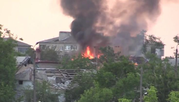 Террористы ударили зажигательными минами по Пескам