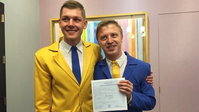 Украинцы в Нью-Йорке устроили бандеровскую гей-свадьбу