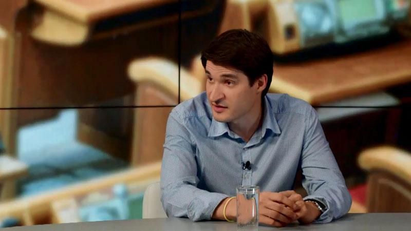 Під Гройсманом хитається крісло, — політолог Під Гройсманом хитається крісло, — політолог