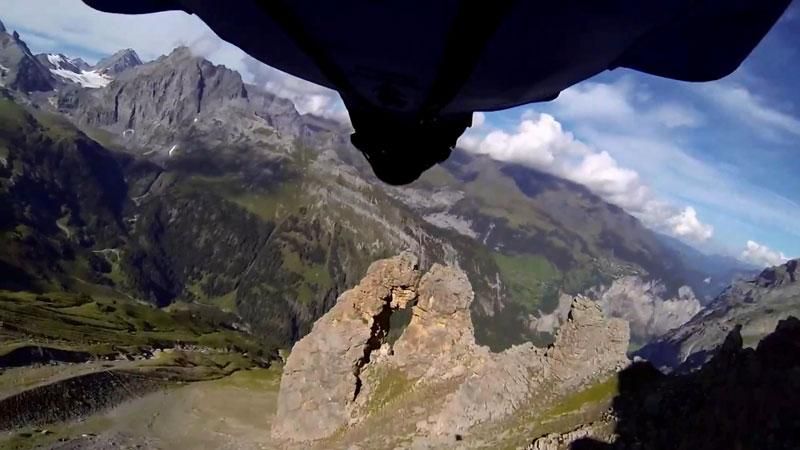 Екстремал здійснив найнебезпечніший політ у світі Екстремал здійснив найнебезпечніший політ у світі