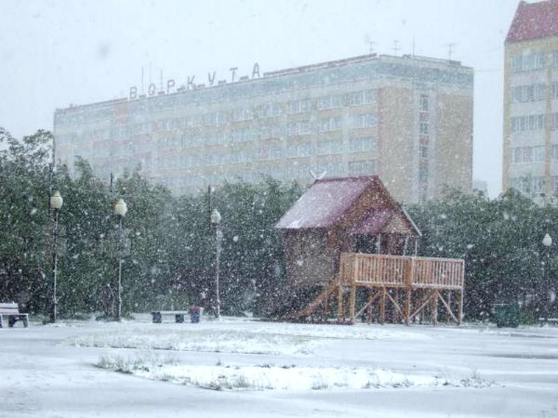 Жорстоке літо: Росію накрило снігом