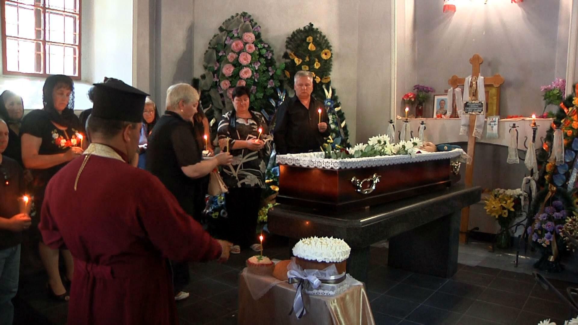 Волынь в слезах — прощаются с юным героем АТО Волынь в слезах — прощаются с юным героем АТО