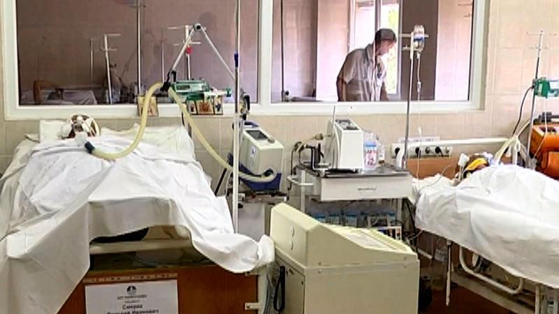 Освобожденных после пыток бойцов реанимируют в Днепропетровске Освобожденных после пыток бойцов реанимируют в Днепропетровске