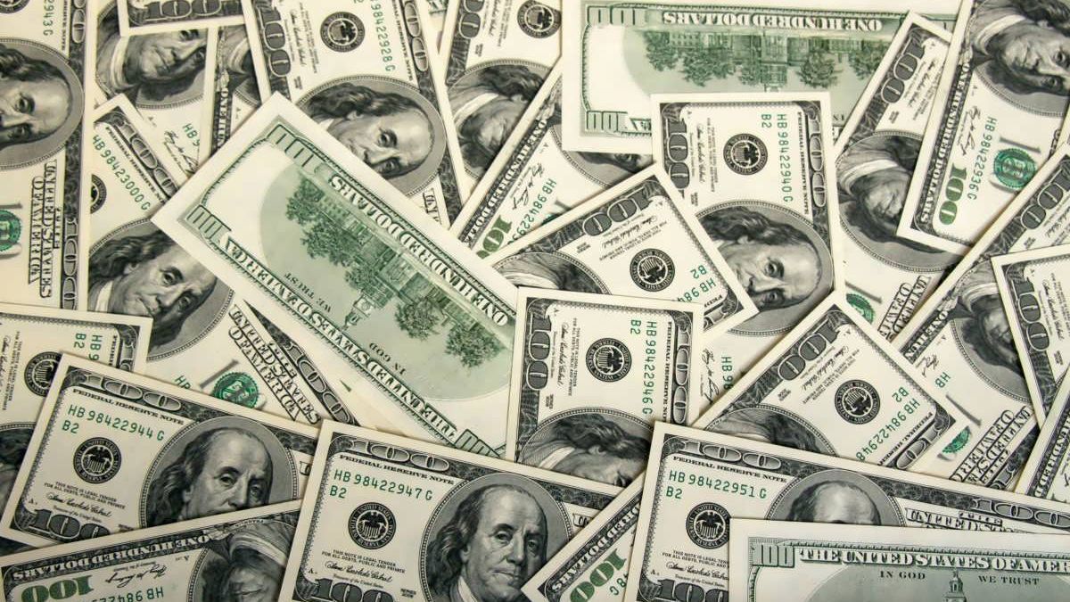 Украинские резервы растут, несмотря на войну и долги Украинские резервы растут, несмотря на войну и долги