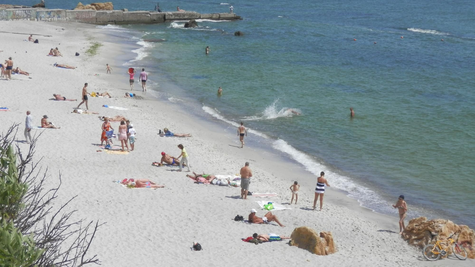 Одеситам радять тимчасово відмовитись від купання у морі Одеситам радять тимчасово відмовитись від купання у морі