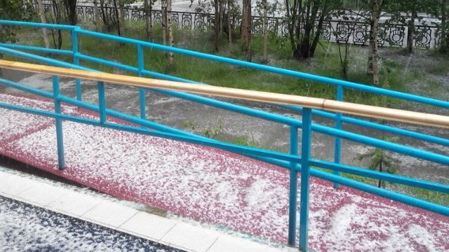 В России снова выпал снег в разгар лета