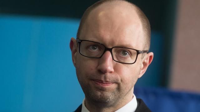 Яценюк требует отдать "Центрэнерго" иностранцам Яценюк требует отдать "Центрэнерго" иностранцам